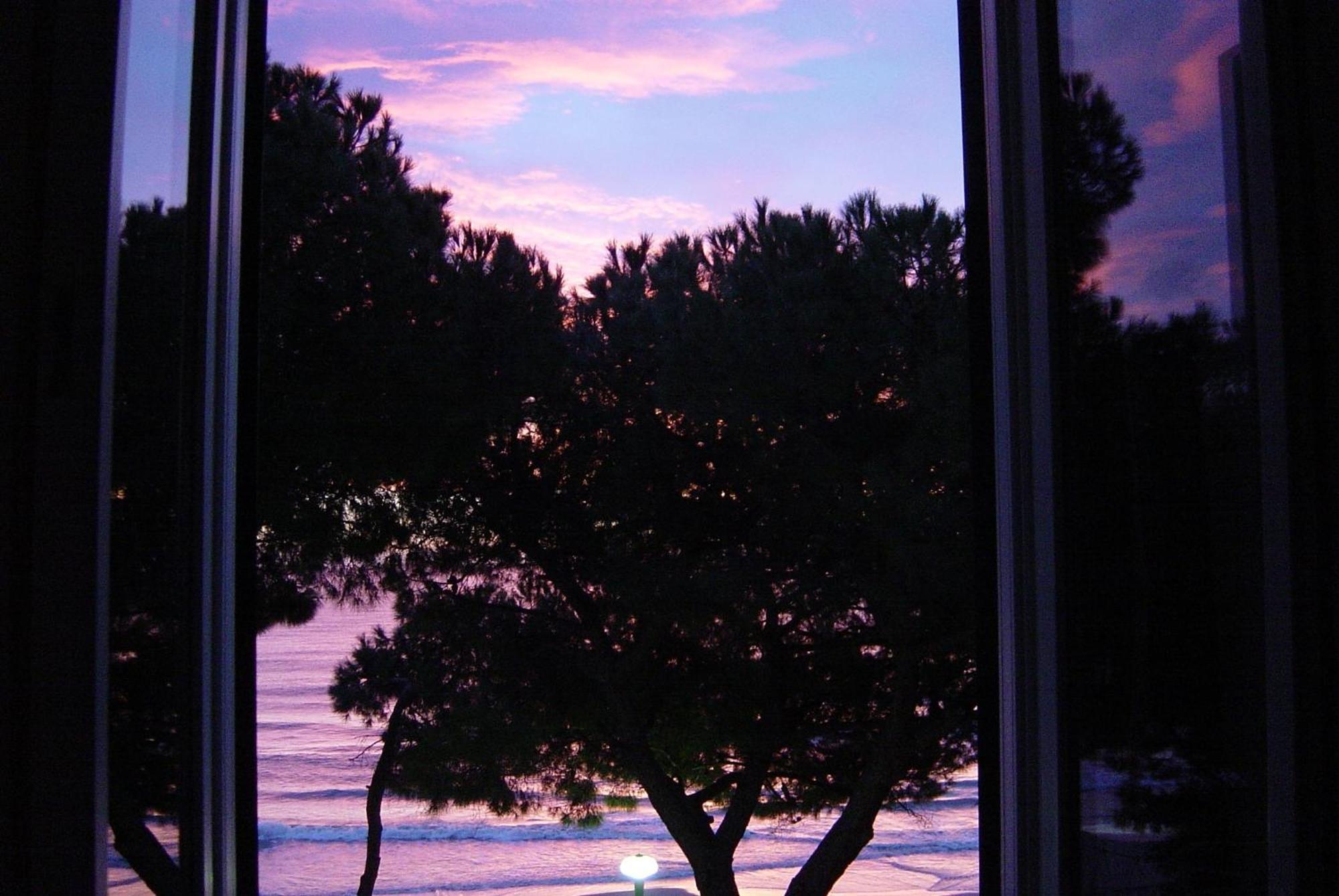 Hotel Beau Rivage Alassio Bagian luar foto