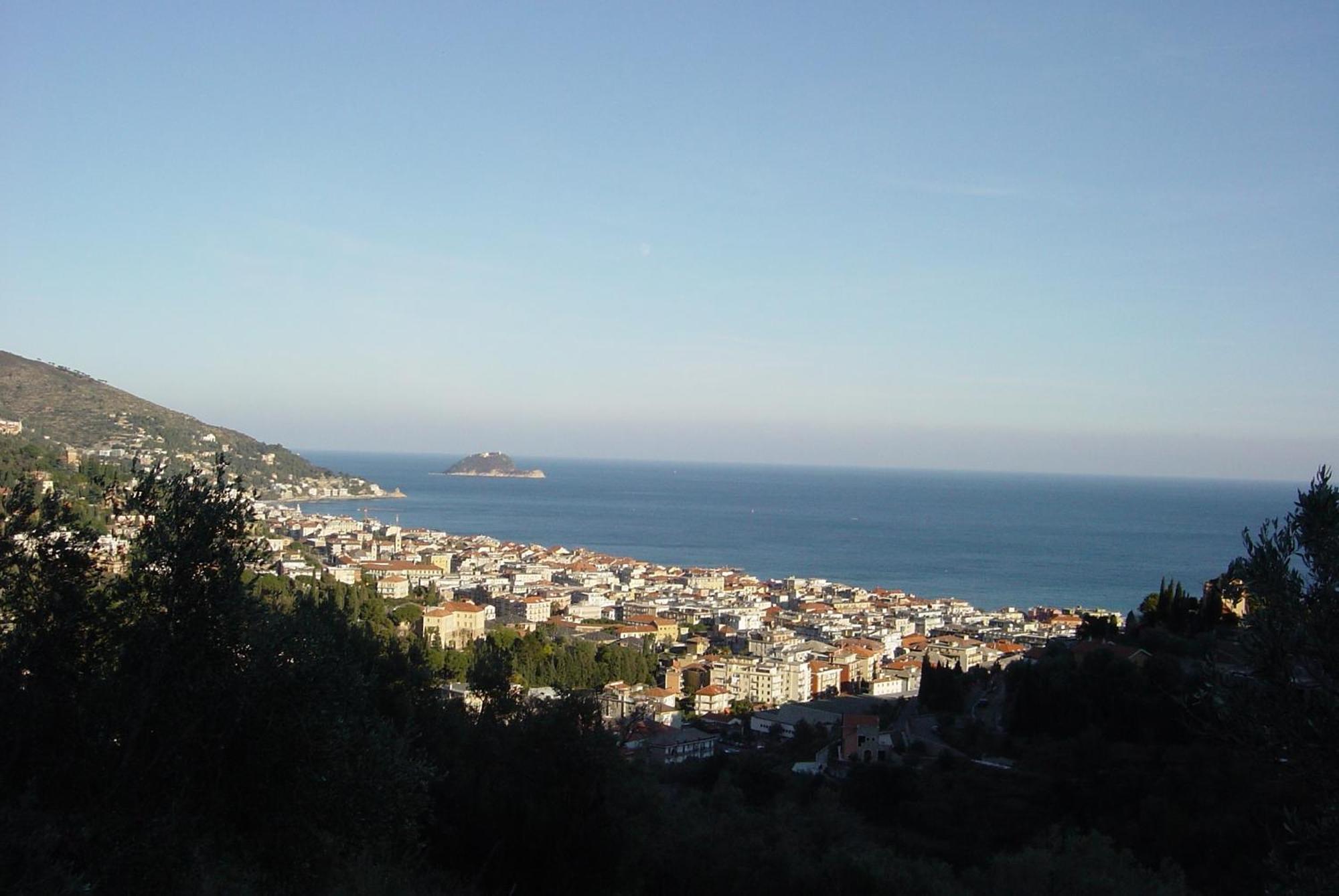 Hotel Beau Rivage Alassio Bagian luar foto
