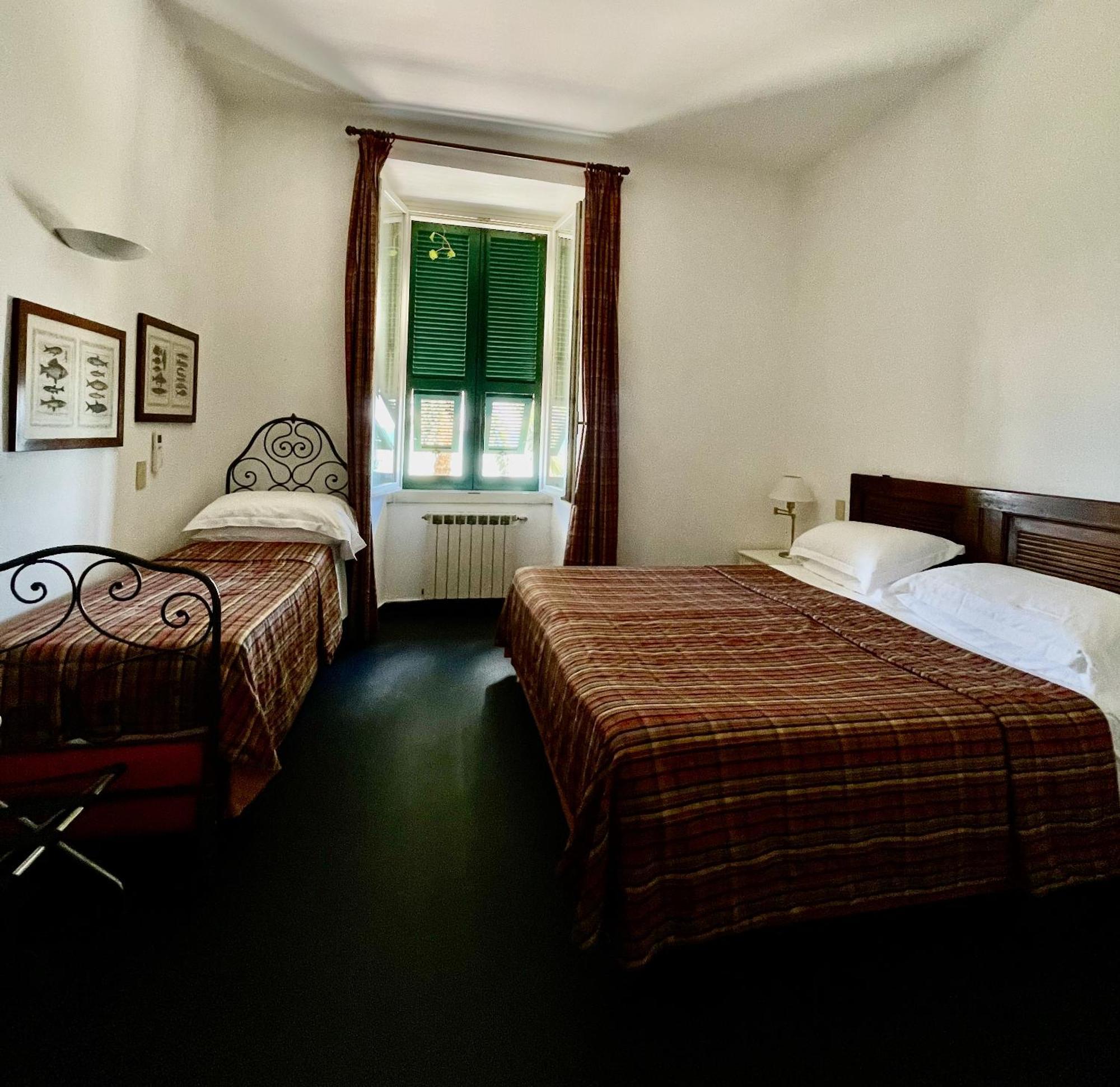Hotel Beau Rivage Alassio Bagian luar foto