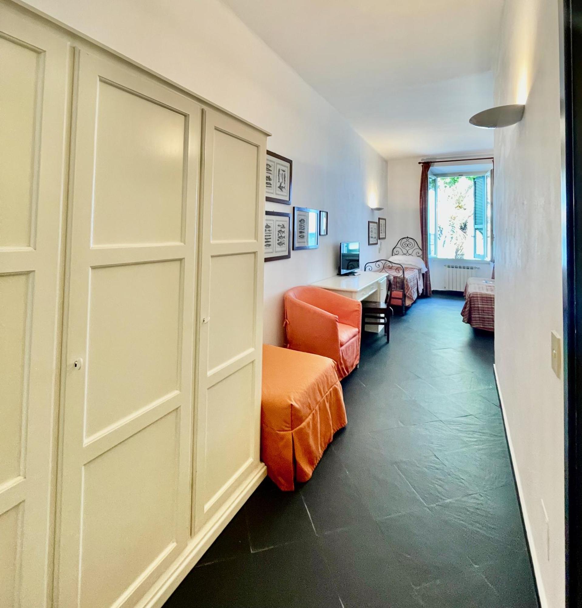 Hotel Beau Rivage Alassio Bagian luar foto