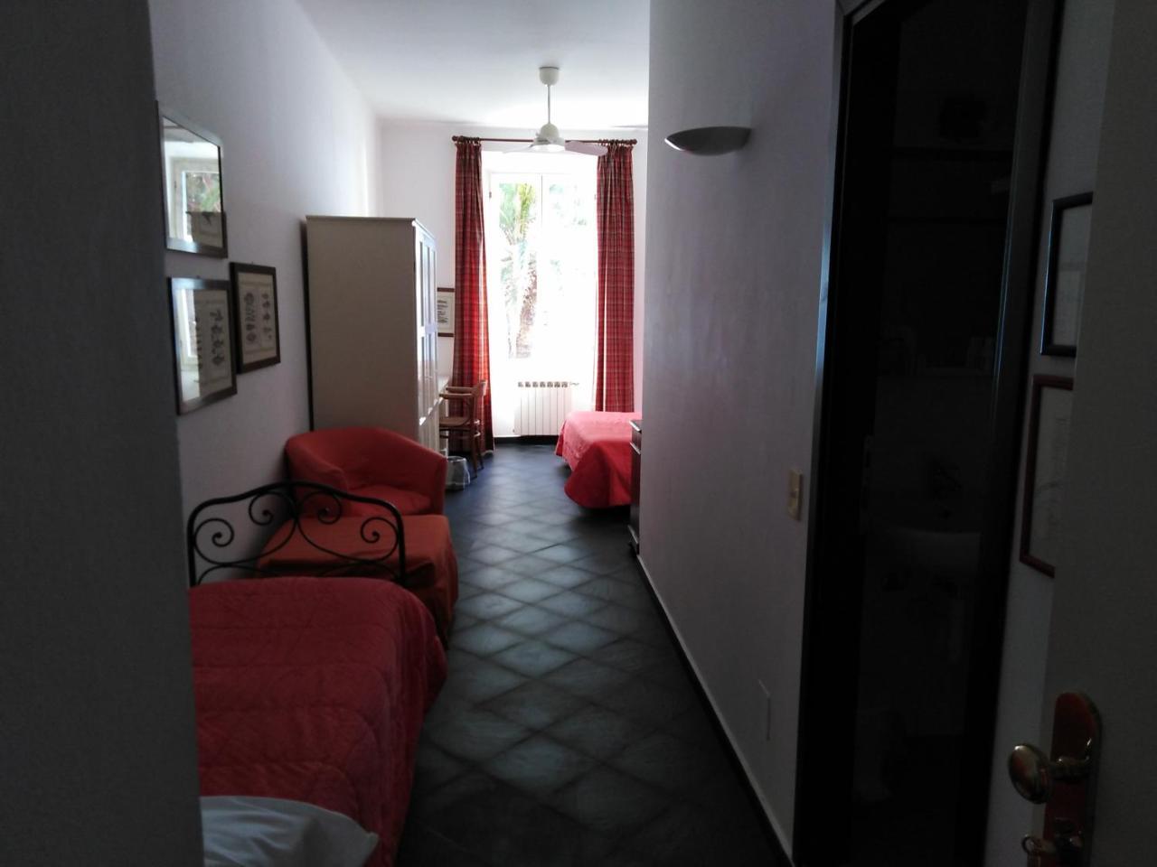 Hotel Beau Rivage Alassio Bagian luar foto
